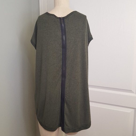 Matty M Zipper Back Olive Green Hi Lo Tunic Top - Picture 4 of 6